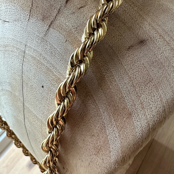 Gold Rope Chunky Chain Necklace with Classic Rope Design - Picture 4 of 15